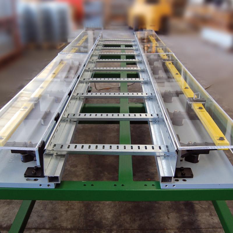 Semi-automatic assembly bench